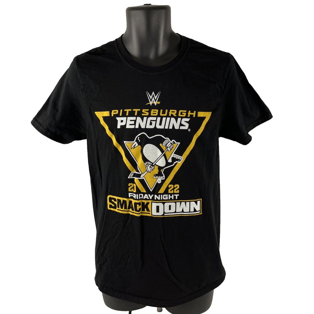 Mens WWE Wrestling Pittsburgh Penguins 2022 Smackdown Graphic T-Shirt Sz M Black
